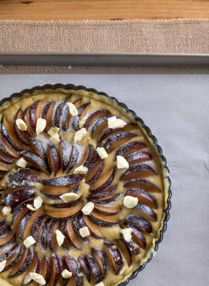 tart shell filled with plums for plum tart