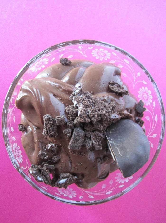 chocolate mint pudding with chocolate mint girl guide cookies