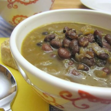 Simple Black Bean Soup with Rum | www.infinebalance.com #recipe #vegan