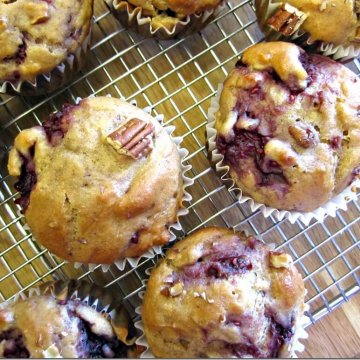 vegan raspberry muffins with pecans