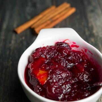 cranberry sauce with cinnamon